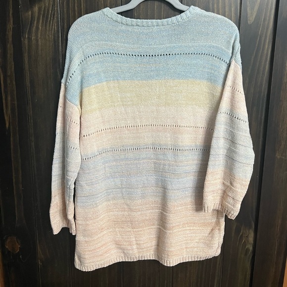 Tribal-Pastel 3/4 Sleeve Split Neck Sweater-Size:Medium - Picture 9 of 10
